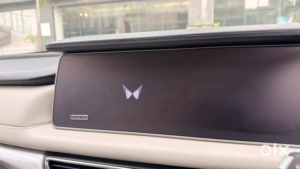Mahindra Xuv700 2.2 Ax 7 Diesel Mt Luxury Pack Str, 2025, Diesel