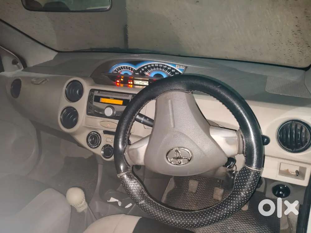 Toyota Etios 1.5 V 2016