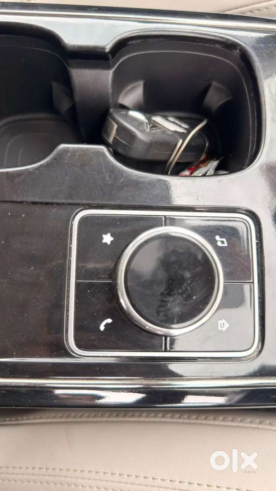 Mahindra Xuv700 2.2 Ax 7 Diesel Mt Luxury Pack Str, 2025, Diesel