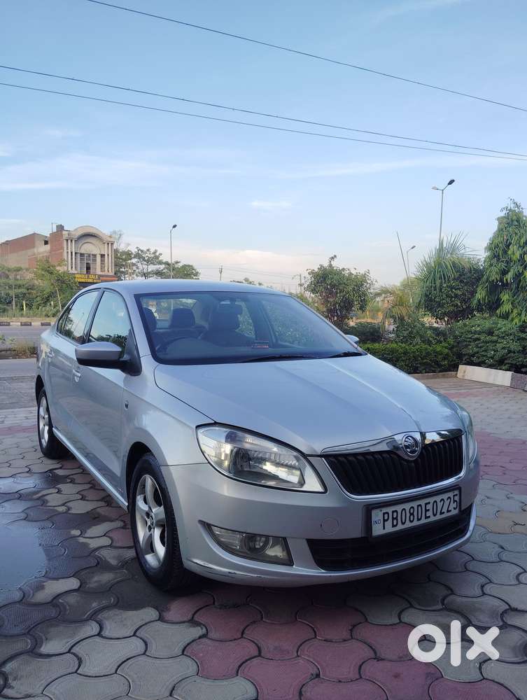 Skoda Rapid 2013-2016 1.5 Tdi At Ambition With Alloy Wheel, 2015, Di..