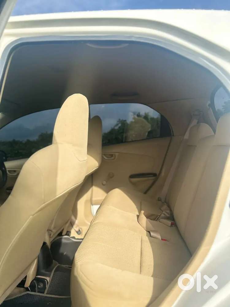 Honda Brio Petrol 1.2 Mt 2012