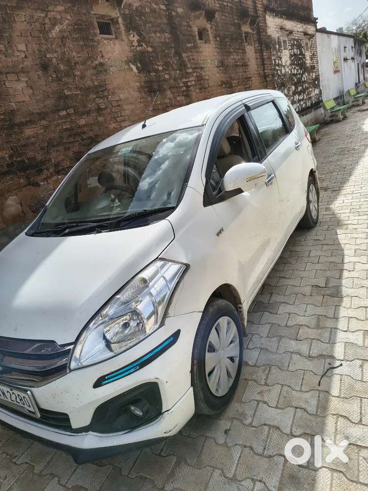 Maruti Suzuki Ertiga Company Fitted Cng Neat Nd Clean Car