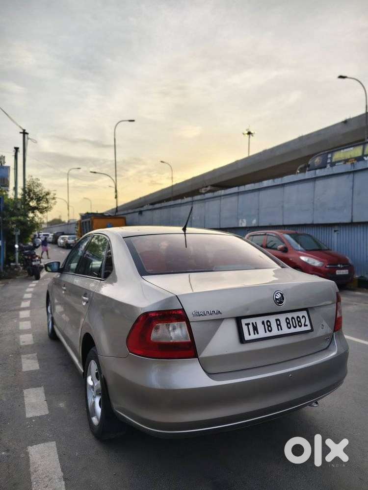 Skoda Rapid Elegance 1.6 Tdi Cr Manual, 2013, Diesel