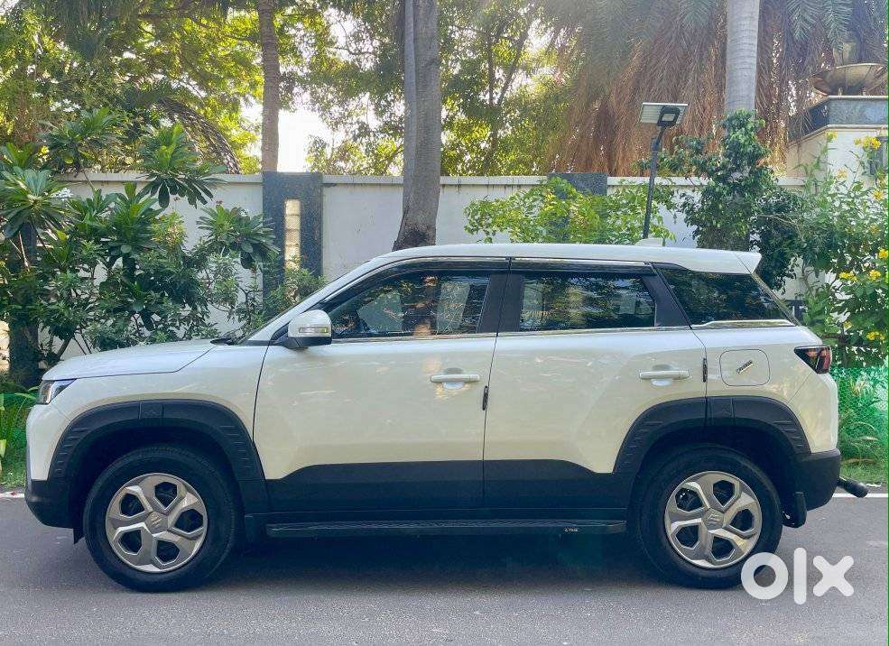 Maruti Suzuki Brezza 1.5 Lxi Smart Hybrid, 2025, Petrol