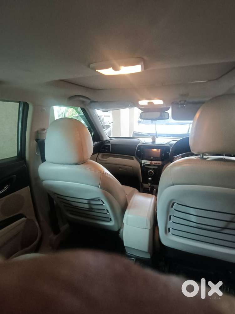 Xuv300 W8 O Petrol Amt