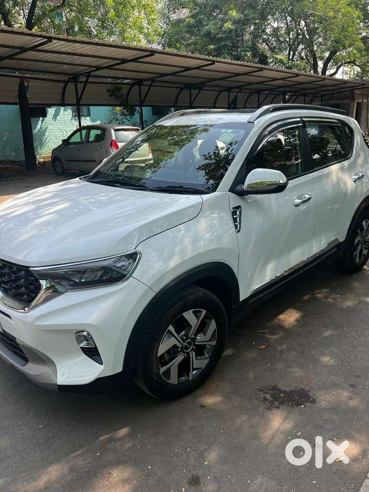 Kia  Sonet Diesel Manual With Sunroof