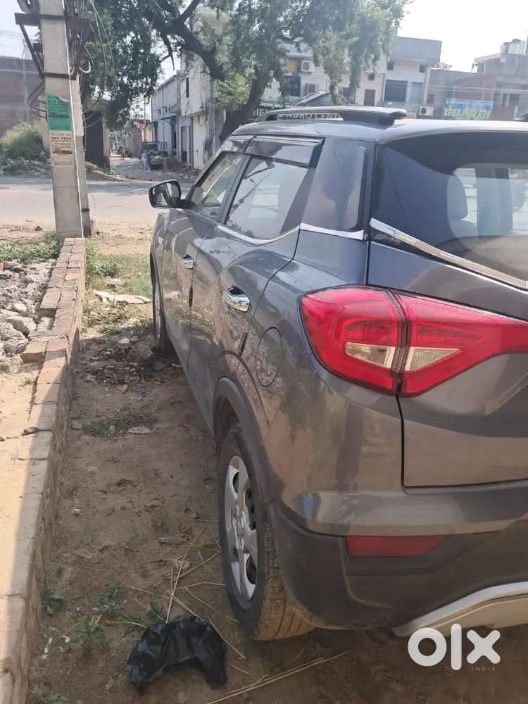 Mahindra Xuv300 1.5 W6 2021 Variant