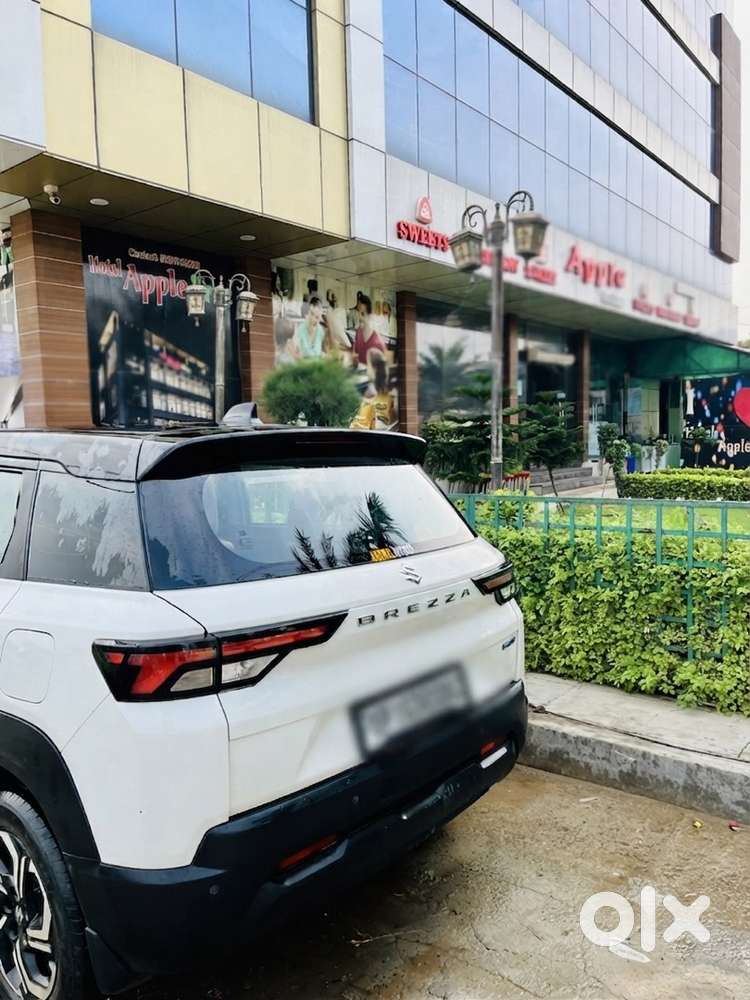 2023 Maruti Brezza Lxi Smart Hybrid (manual)