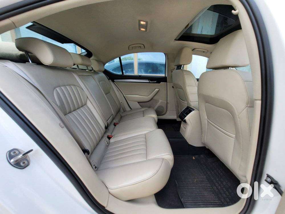 Skoda Superb Style 1.8 Tsi At, 2019, Petrol