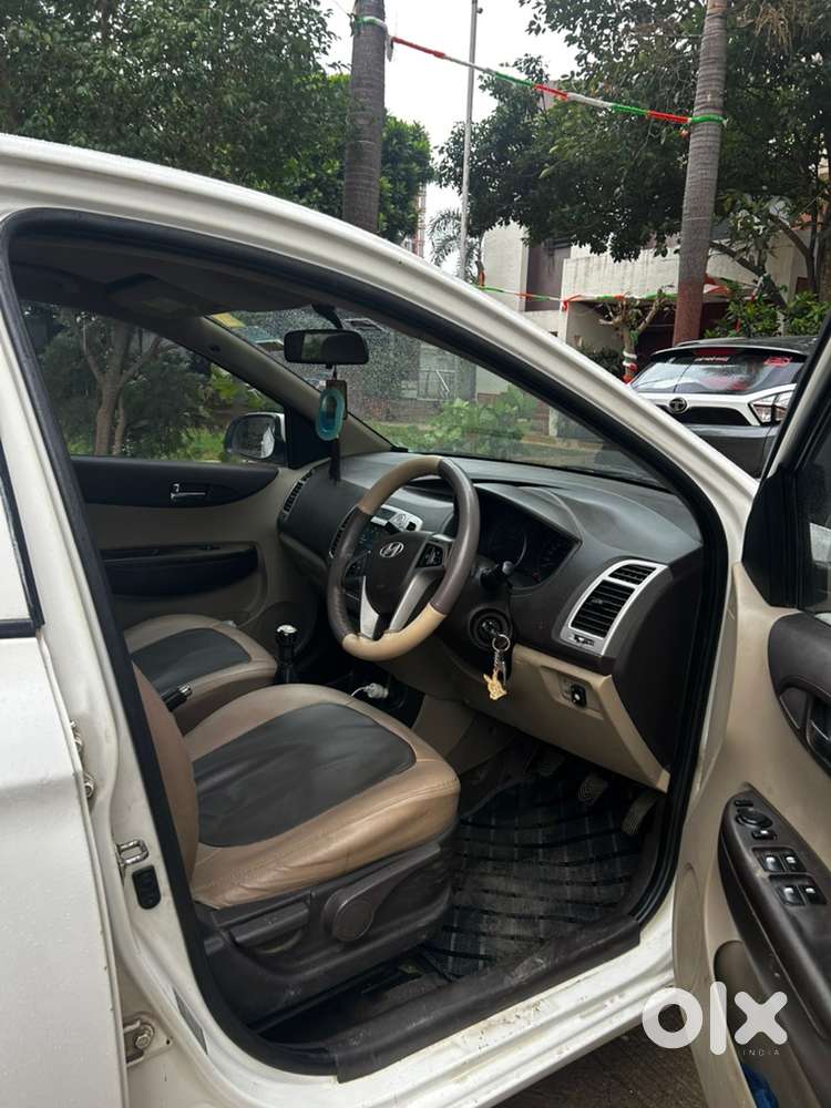 Hyundai I20 2010 Petrol & Cng Vaild On 2031