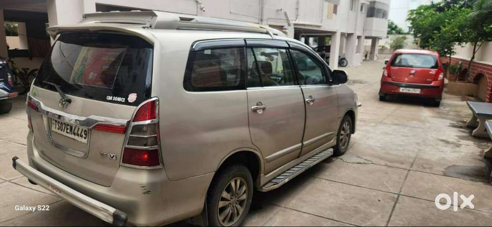 2015 Toyota Innova 2.5v Bs4 Diesel  Well Maintained  Hyderabad  ₹9l