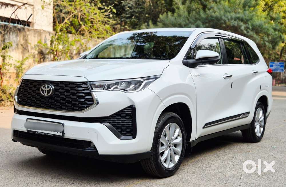 Toyota Innova Hycross 2.0 Vx (o) Hybrid 8 Str, 2025, Petrol