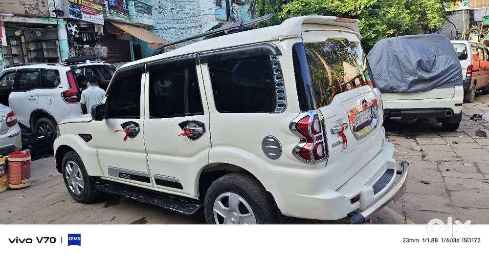 Mahindra Scorpio Classic 2015 डीज़ल