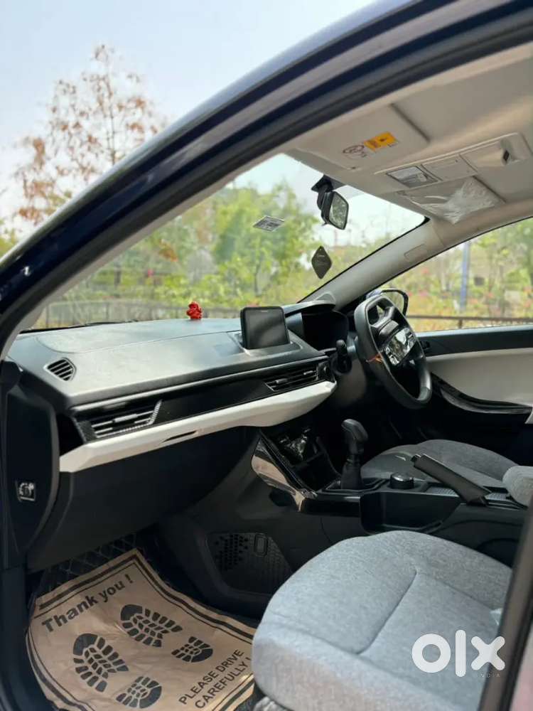 Tata Curvv Petrol Manual 2025 Km Driven