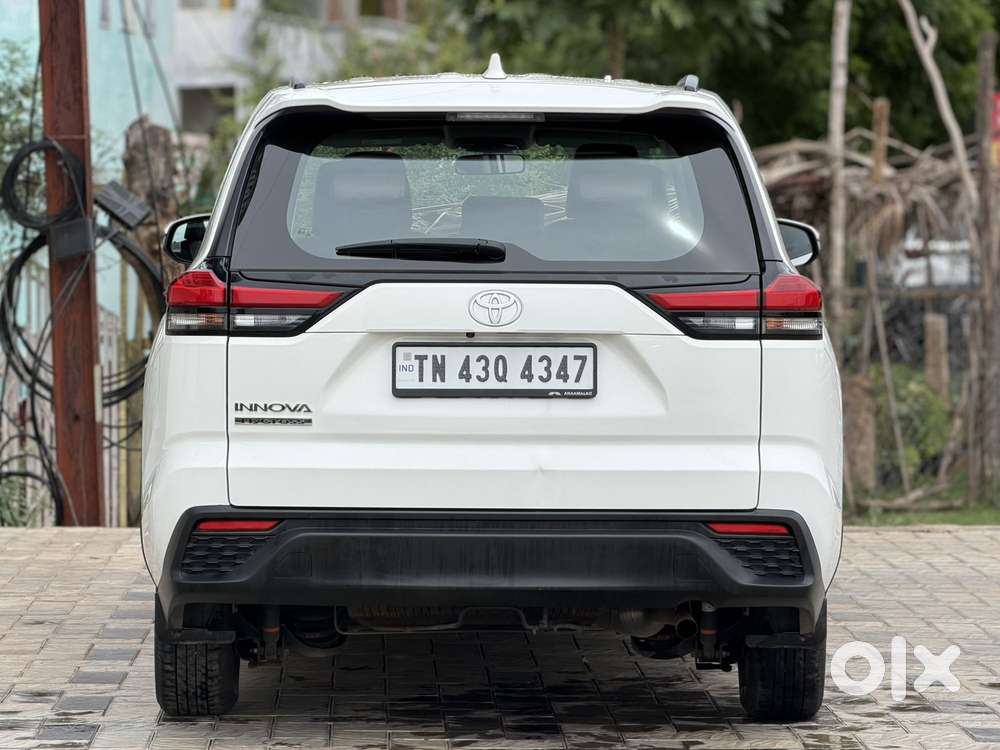 Toyota Innova Hycross 2.0 Gx 8 Str, 2024, Petrol