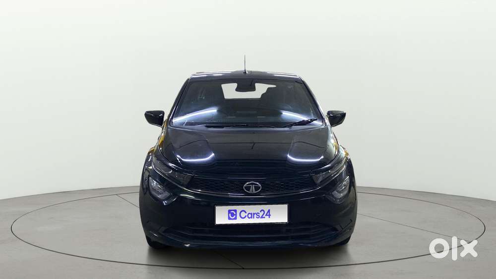 Tata Altroz 1.2 Xza Plus Dark Edition Dct, 2022, Petrol