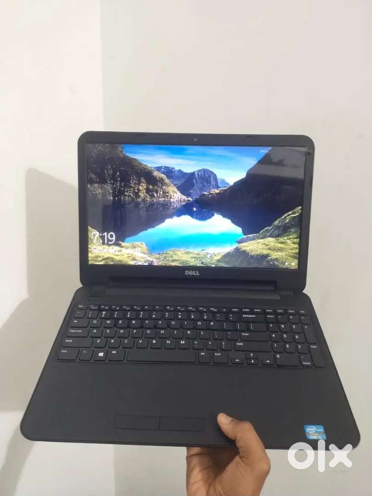 DELL Inspiron 3521