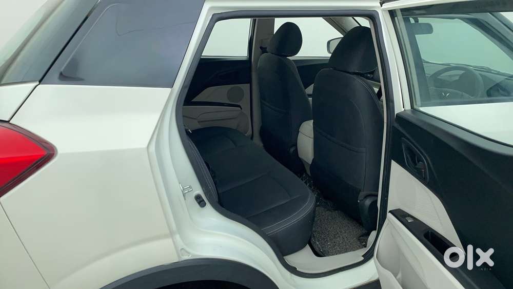 Mahindra Xuv300 1.2 W6 Amt Petrol, 2023, Petrol