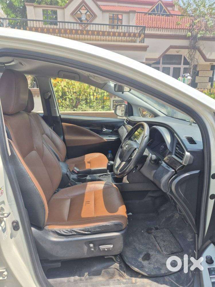 Toyota Innova Crysta 2.7 Zx At, 2016