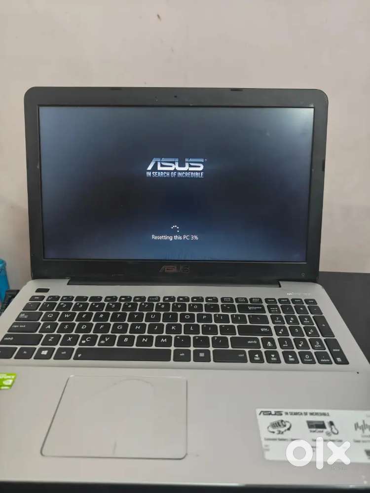 Asus-Core i3, 512gb SSD crucial, 4gb Ram, NVIDIA Graphics card.