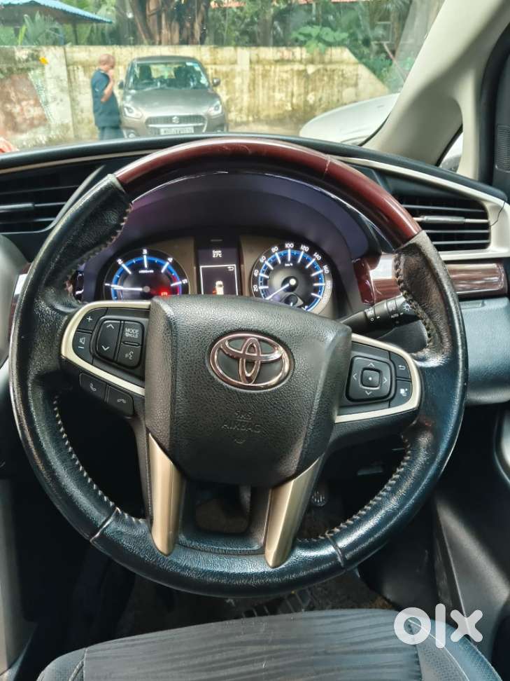 Toyota Innova Crysta 2.4 V, 2016, Diesel
