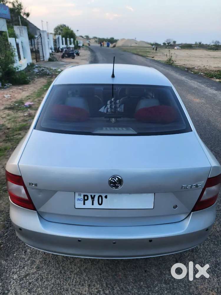 Skoda Rapid 1.6 Tdi Ambition Cr Mt Plus 2014 Diesel Well Maintained
