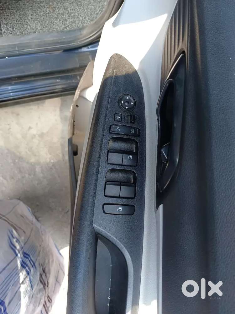 Hyundai New I20 Sportz Mt Dual Tone 2024