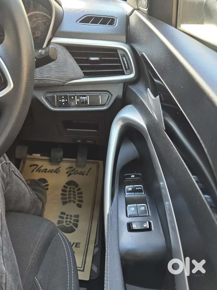 Mg Hector 1.5 Shine Petrol 28000 Km Driven