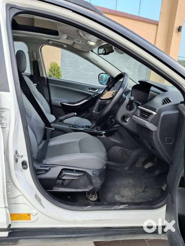 Tata Nexon, 2025, Petrol