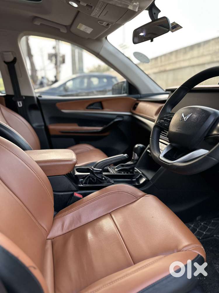 Mahindra Xuv700 2.2 Ax 5 Diesel At Str, 2022, Diesel