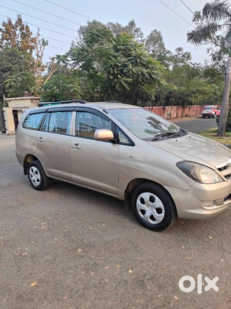 Toyota Innova 2004-2011 2.5 G4 Diesel 8-seater, 2007, Diesel