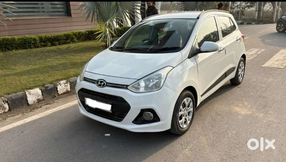 Hyundai Grand I10 Sportz 2016 Diesel Ka25