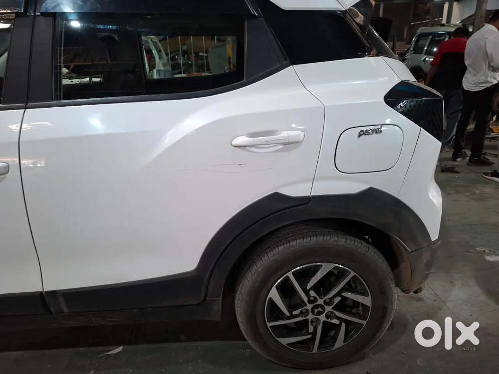 Mahindra Xuv 3xo 2025 Petrol 2500 Km Driven