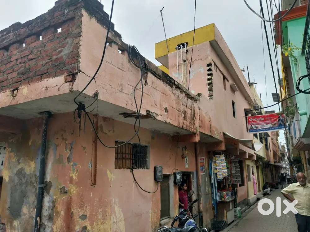Prime Corner property 105Sq  Gaj with 2 shops