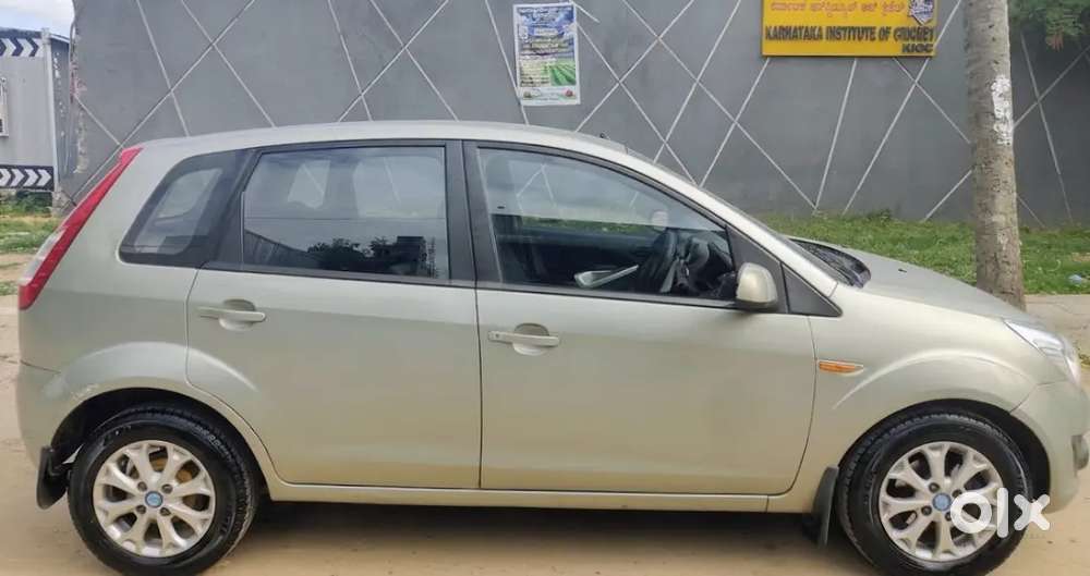 Ford Figo 2013 Diesel Showroom Maintained Till Date