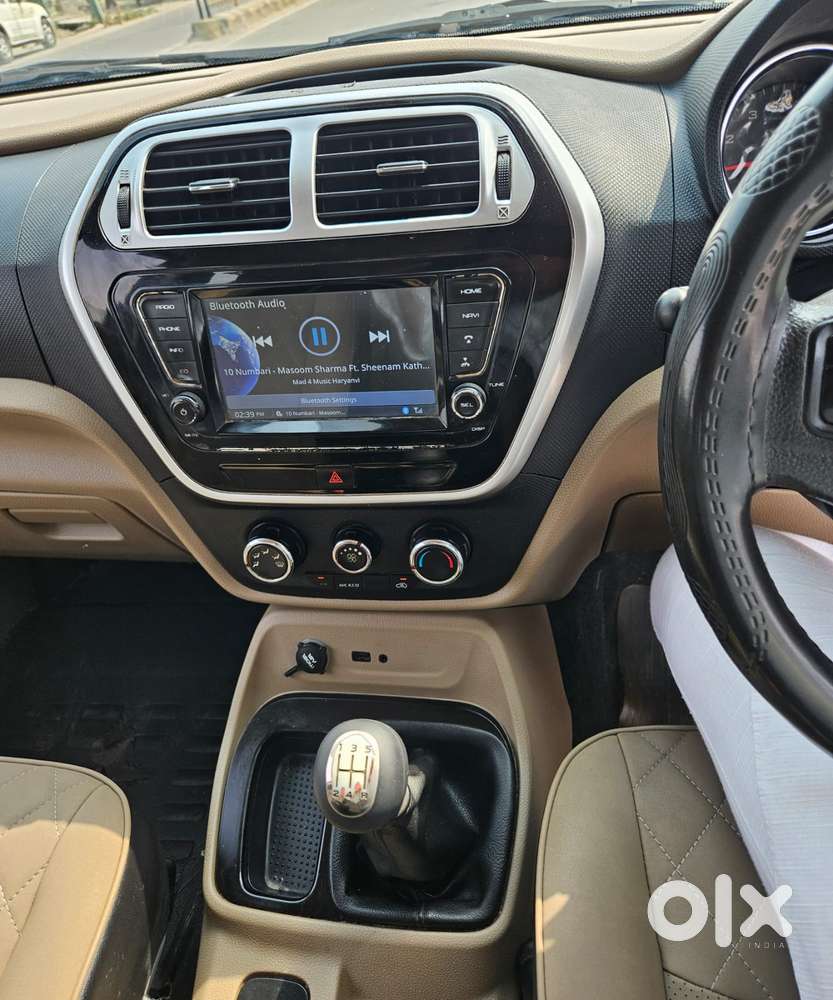Mahindra Tuv 300 T10, 2018, Diesel