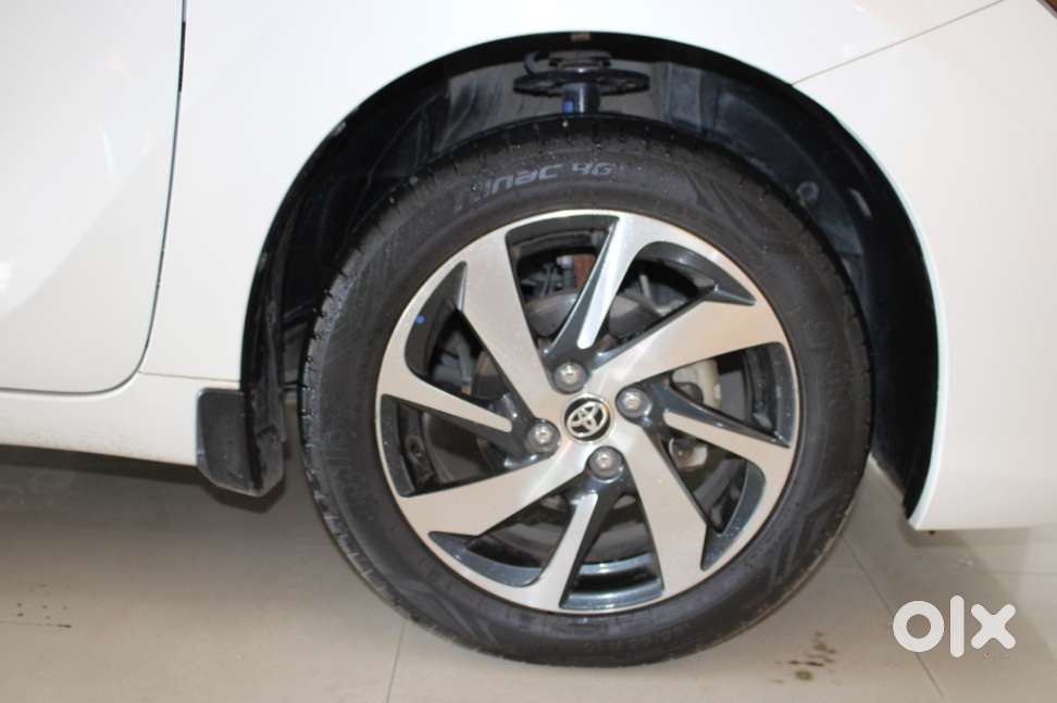 Toyota Glanza 1.2 V Amt, 2024, Petrol
