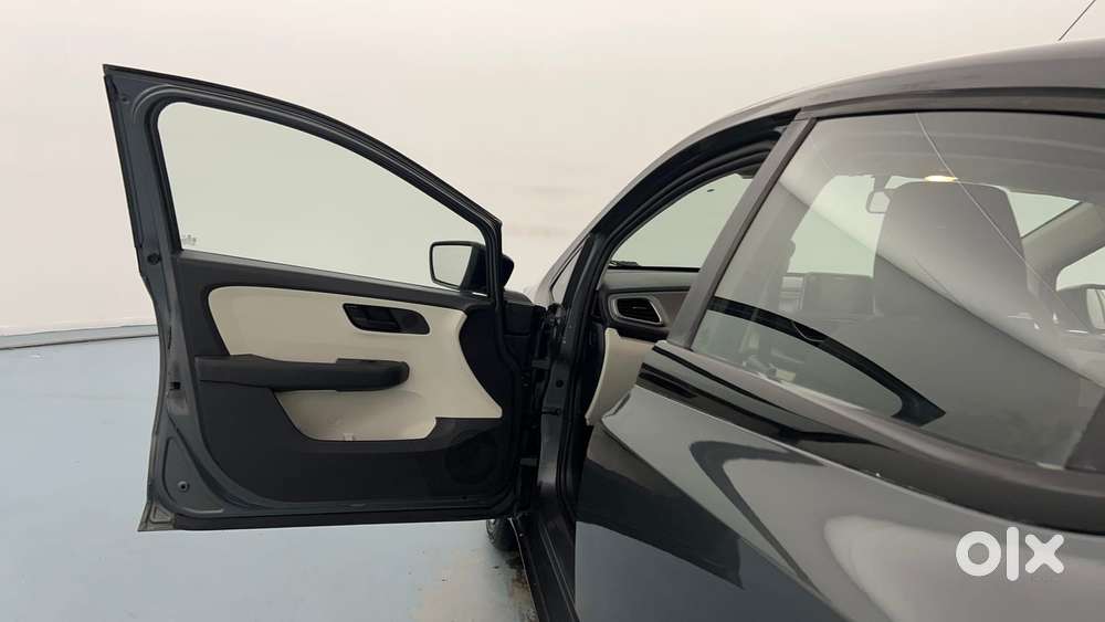 Tata Altroz 1.2 Xm Plus, 2022, Petrol