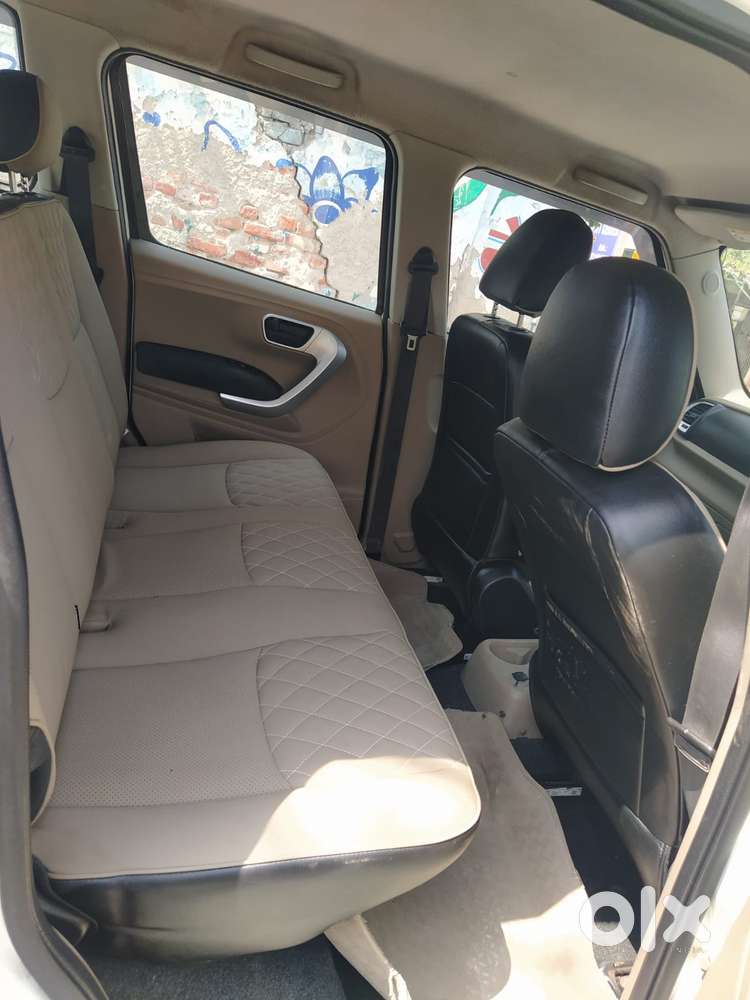 Mahindra Tuv 300 T10, 2018, Diesel