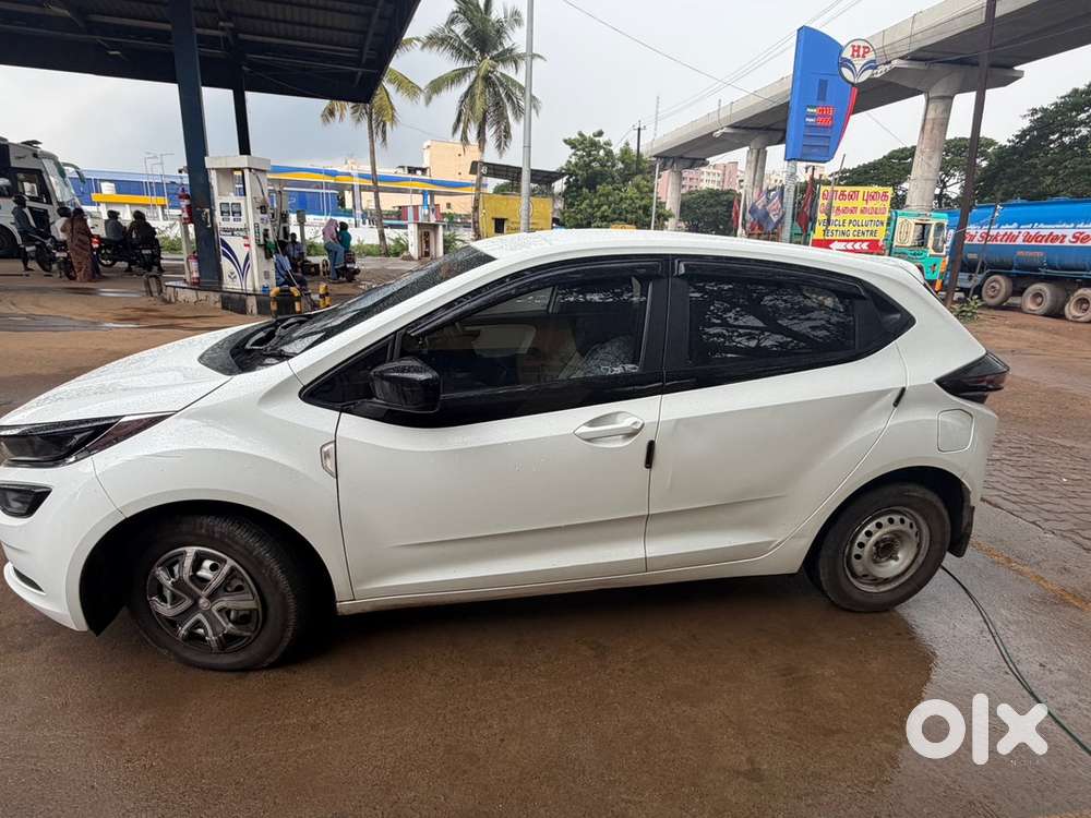 Tata Altroz Petrol 2023