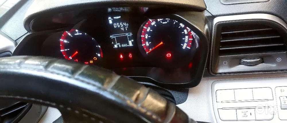 Mahindra Xuv300 Turbosport W6 (2020) Bs Vi  Showroom Condition