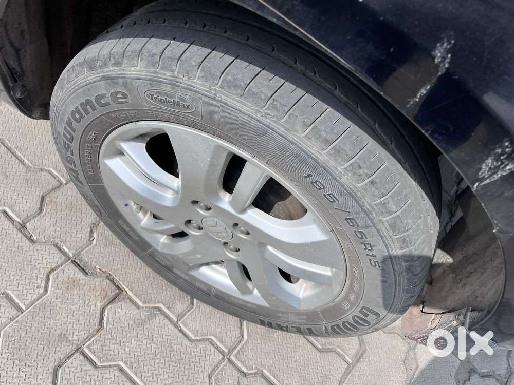 Maruti Suzuki Swift Dzire Zxi + Mt, 2012, Petrol