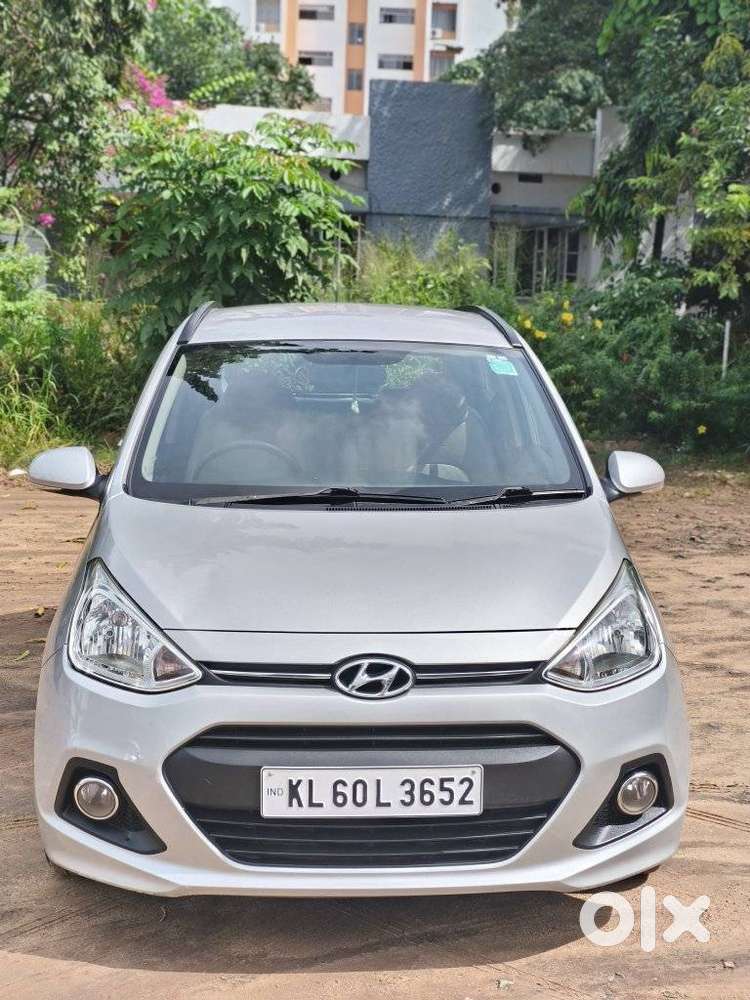 Hyundai Grand I10 Sportz, 2016, Petrol