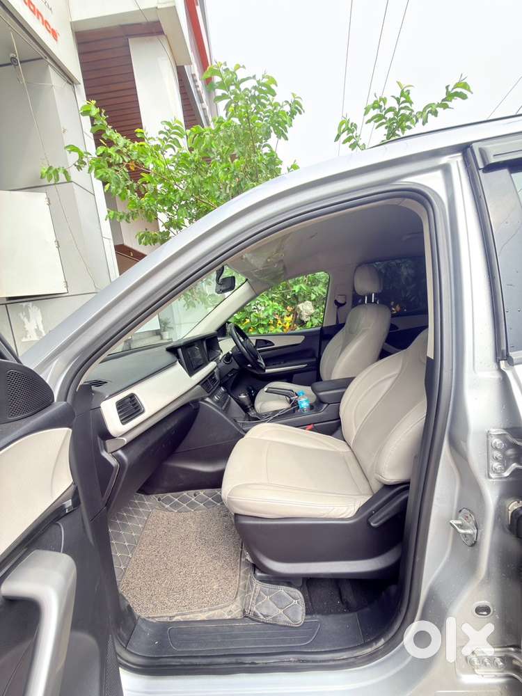 Mahindra Xuv700 Petrol 2023