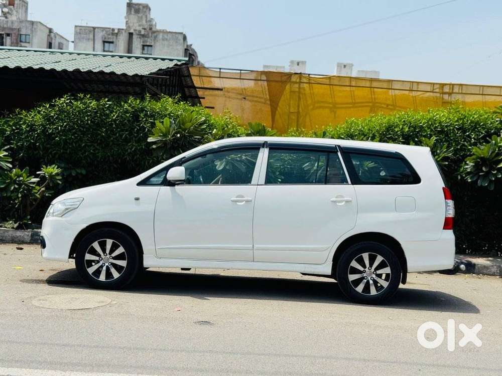Toyota Innova 2.5 G (diesel) 8 Seater, 2015, Diesel