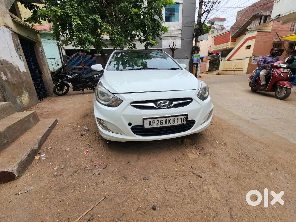 Hyundai Verna 2011