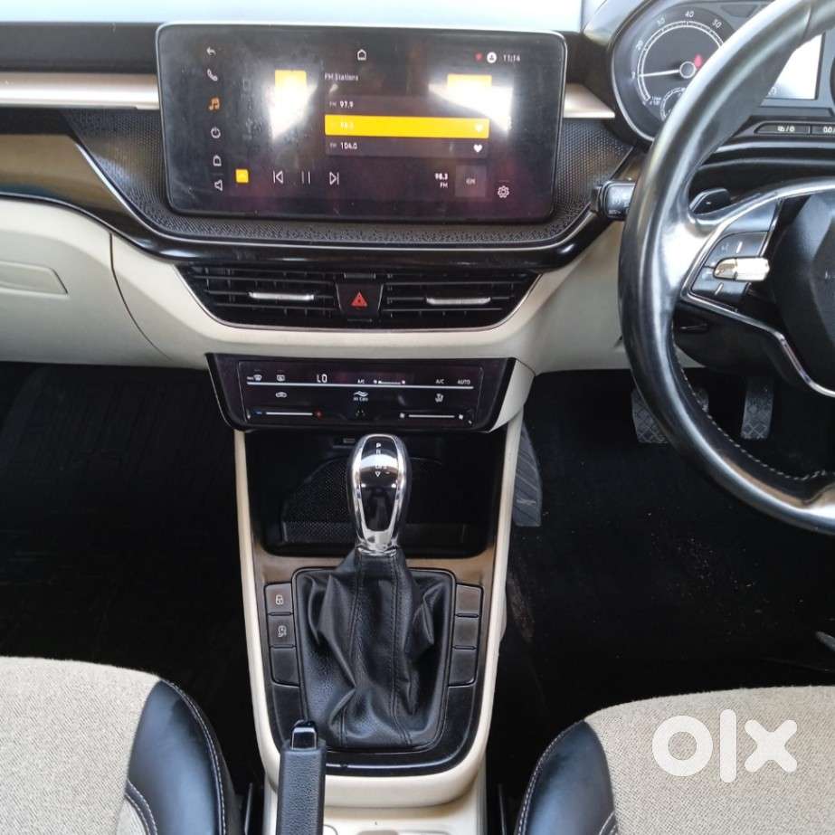 Skoda Slavia Ambition 1.0l Tsi At, 2022, Petrol