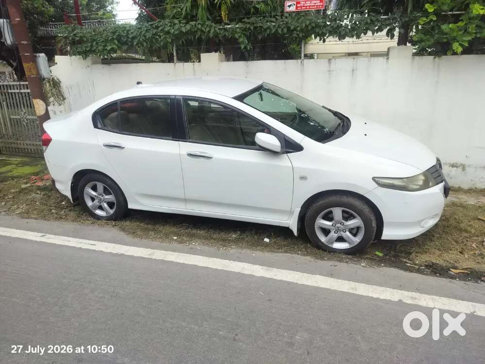 Less Driven Honda City Petrol Manual 2011 Variant