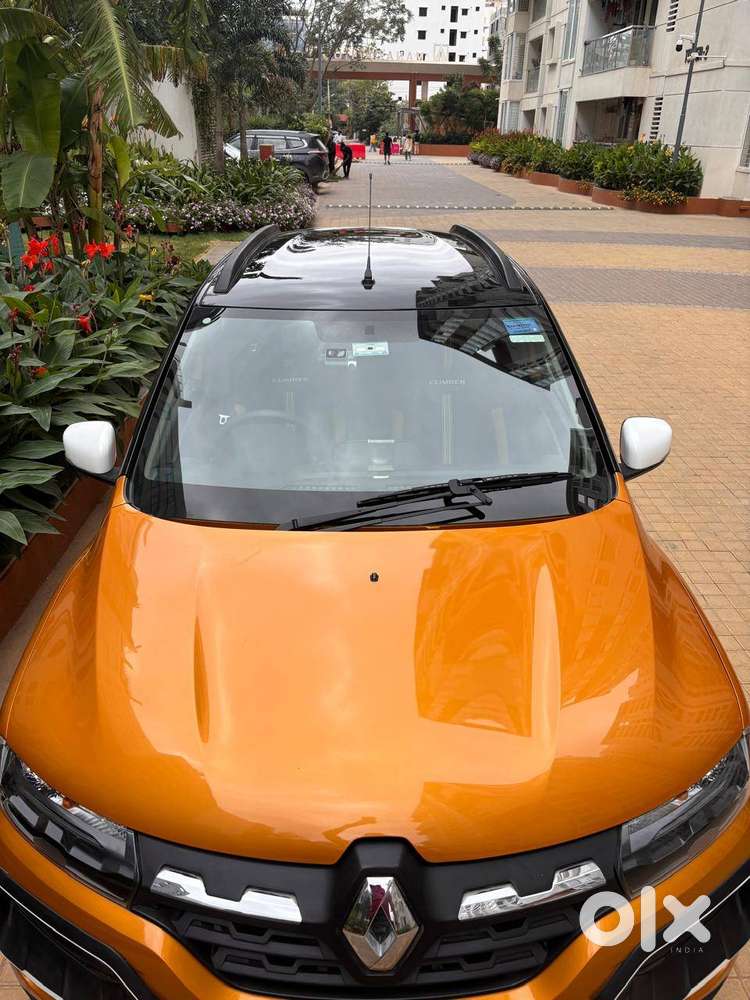 Renault Kwid  Automatic  Dual Tone  Top End- 2023 Petrol  6300 Km
