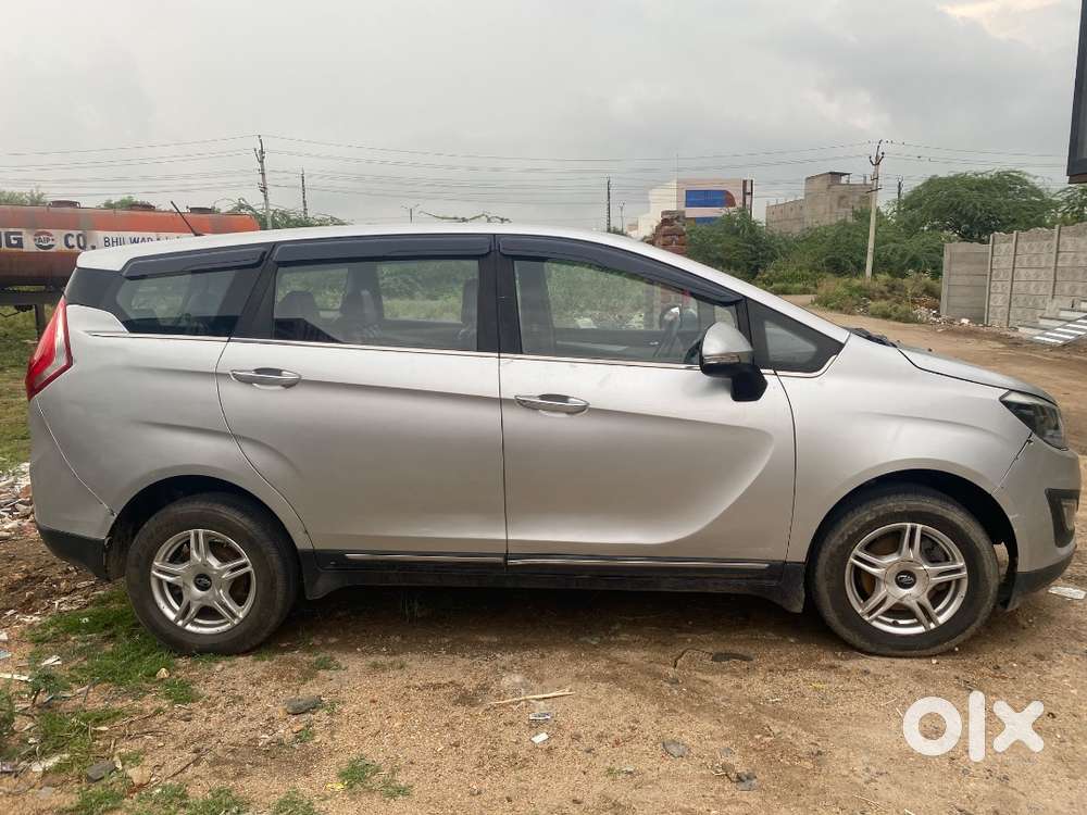 Mahindra Marazzo M6 7str